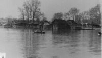 Вид на слободу Дымково в разлив. 1950-е годы